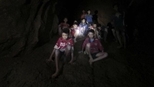 Пропавшие юные футболисты в пещере в Таиланде - Sputnik Южная Осетия