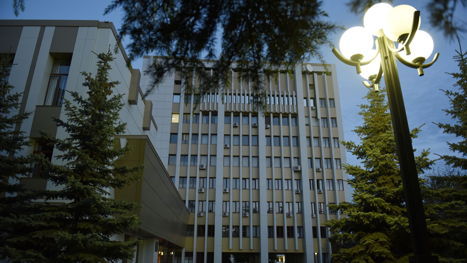 Здание Правительства в Цхинвале - Sputnik Южная Осетия, 1920, 10.06.2022