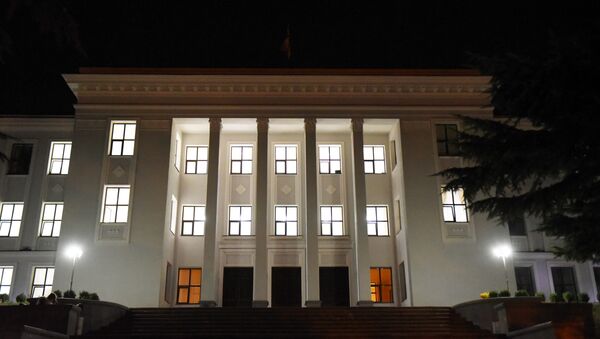 Здание Парламента в вечернем освещении - Sputnik Южная Осетия