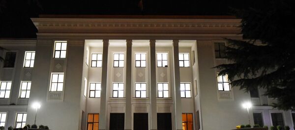 Здание Парламента в вечернем освещении Здание Парламента в вечернем освещении - Sputnik Южная Осетия
