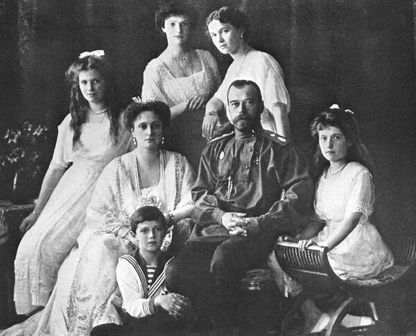 Царь Николай II с семьей - Sputnik Южная Осетия