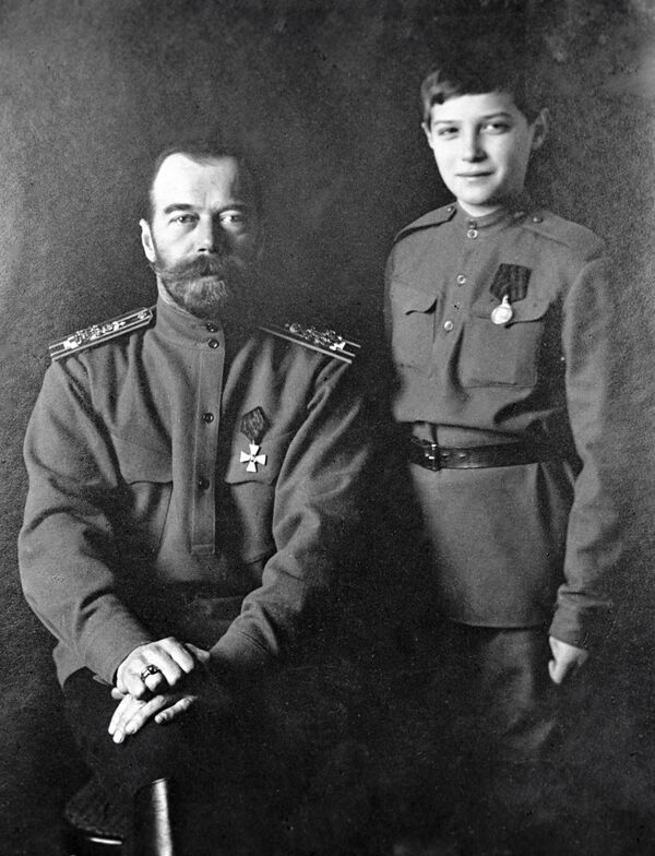 Российский император Николай II с сыном Алексеем - Sputnik Южная Осетия