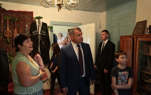 Президент Южной Осетии посетил дом-музей Бориса Галати в Цхинвале - Sputnik Южная Осетия