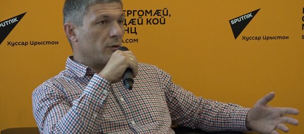 Сергей Зассеев: поддержка молодых футболистов – вклад в человеческий капитал Сергей Зассеев: поддержка молодых футболистов – вклад в человеческий капитал - Sputnik Южная Осетия