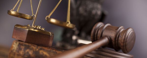 Судебный молоток и весы правосудия Судебный молоток и весы правосудия - Sputnik Южная Осетия