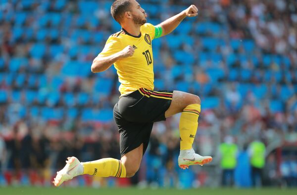 Бельгийский футболист Эден Азар радуется забитому голу в матче группового этапа чемпионата мира по футболу между сборными Бельгии и Туниса - Sputnik Южная Осетия