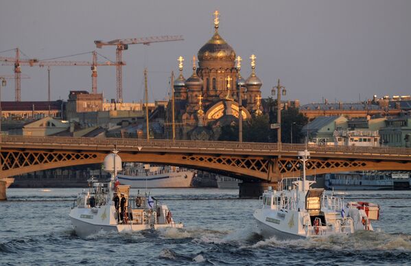 Корабли на репетиции парада в честь Дня Военно-морского флота в акватории Невы в Санкт-Петербурге - Sputnik Южная Осетия