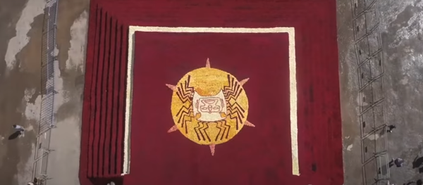 Пирамида из роз в Эквадоре Пирамида из роз в Эквадоре - Sputnik Южная Осетия