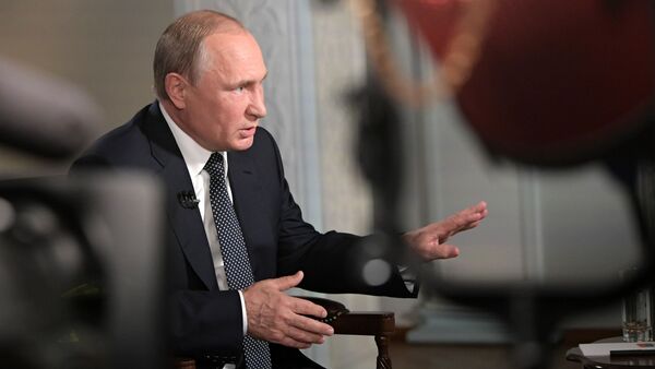 Президент РФ Владимир Путин во время интервью в Хельсинки ведущему телеканала Fox News Крису Уоллесу - Sputnik Южная Осетия