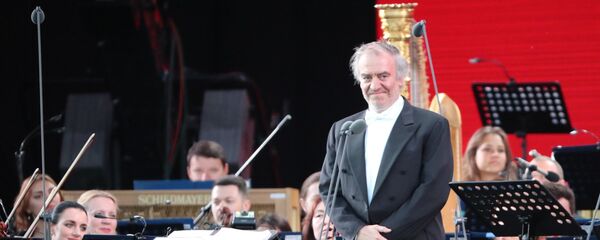 Гала-концерт в честь открытия Чемпионата мира по футболу Гала-концерт в честь открытия Чемпионата мира по футболу - Sputnik Южная Осетия