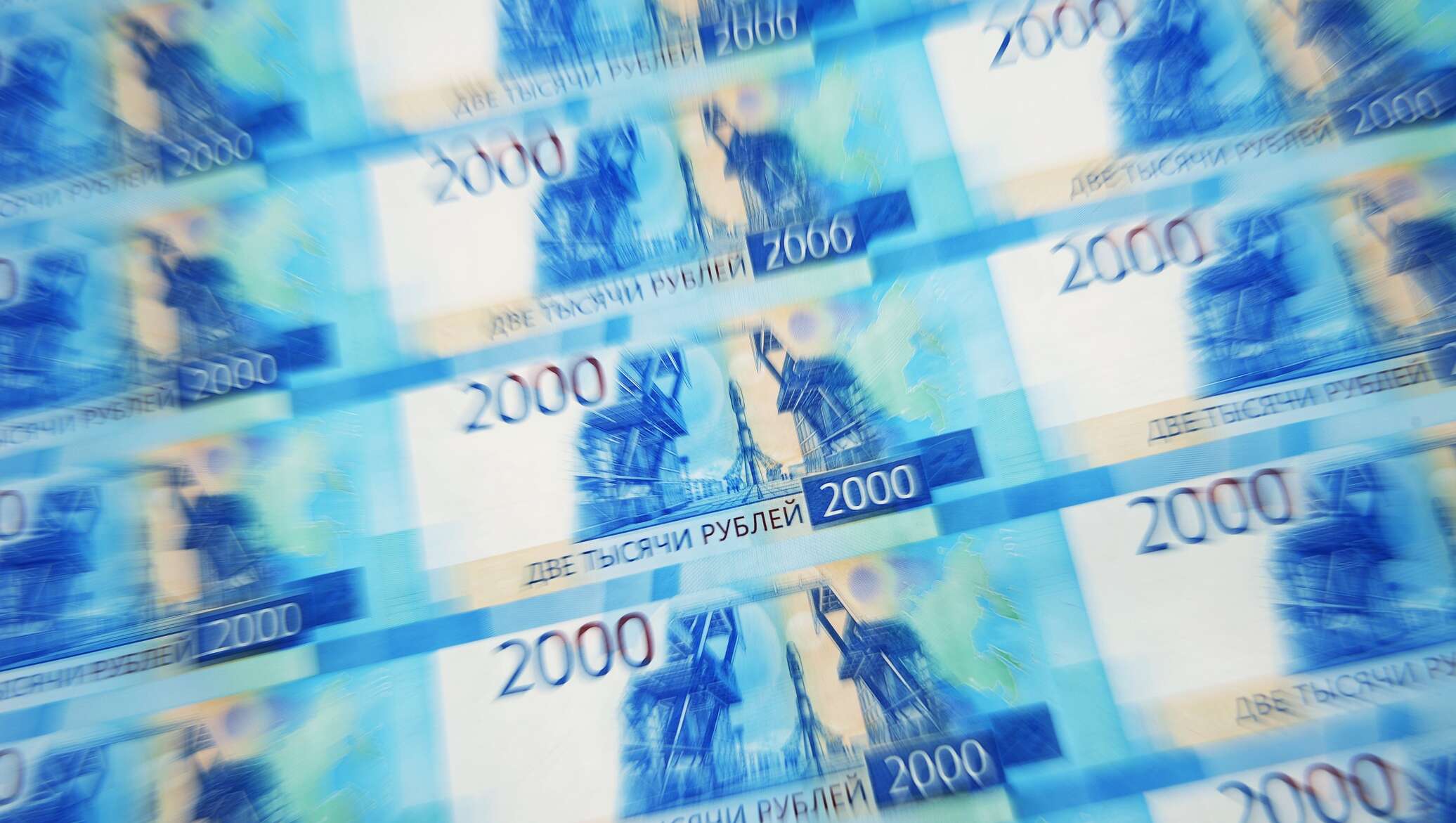 Синяя купюра. Синие деньги. Много 2000 купюр. 2000 Рублей банкнота. Много купюр 2000 рублей.