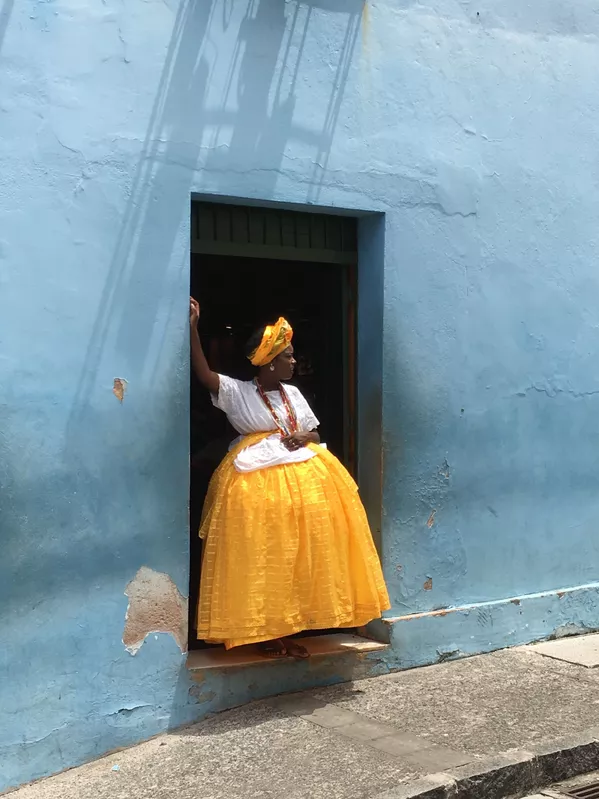 Работа фотографа Alexandre Weber Baiana in yellow and blue, занявшая первое место в номинации Фотограф года в фотоконкурсе 2018 iPhone Photography Awards Работа фотографа Alexandre Weber Baiana in yellow and blue, занявшая первое место в номинации Фотограф года в фотоконкурсе 2018 iPhone Photography Awards - Sputnik Южная Осетия
