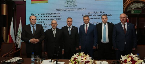 Встреча Анатолия Бибилова с представителями бизнес-сообщества Сирийской Арабской Республики Встреча Анатолия Бибилова с представителями бизнес-сообщества Сирийской Арабской Республики - Sputnik Хуссар Ирыстон