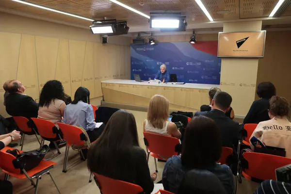 Пресс-тур журналистов в МИА Роосия сегодня Пресс-тур журналистов в МИА Роосия сегодня - Sputnik Южная Осетия