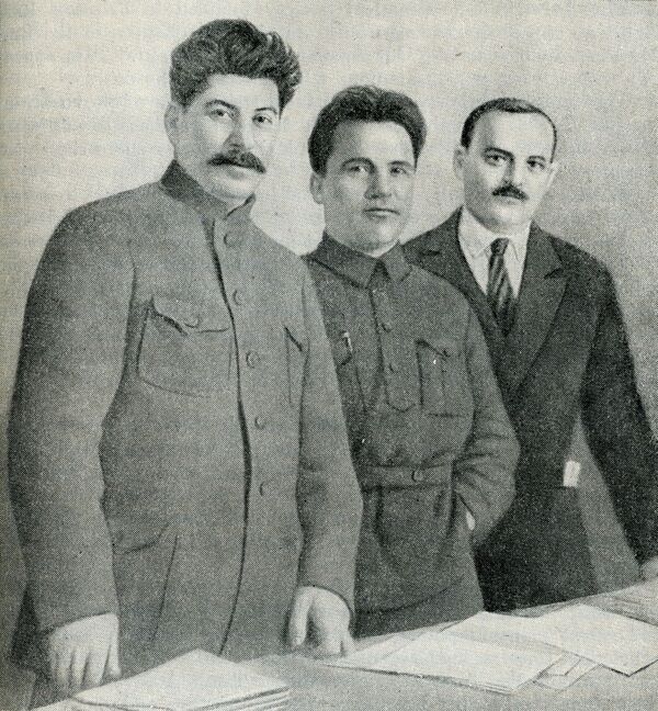 Иосиф Сталин, Сергей Киров и Николай Шверник - Sputnik Южная Осетия