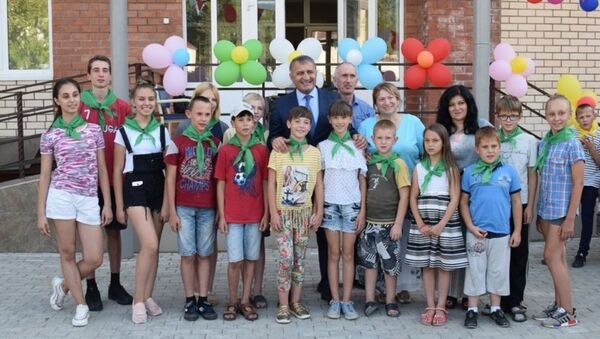 Анатолий Бибилов посетил летний лагерь в Квайсе - Sputnik Южная Осетия