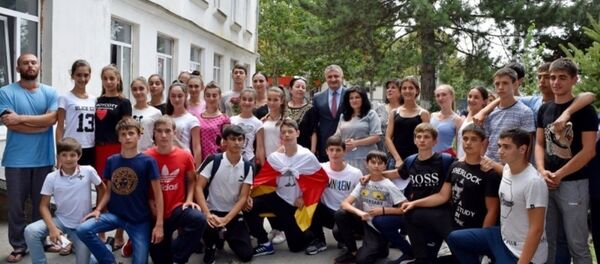 Встреча Анатолия Бибилова с ансамблем Кафт Встреча Анатолия Бибилова с ансамблем Кафт - Sputnik Южная Осетия