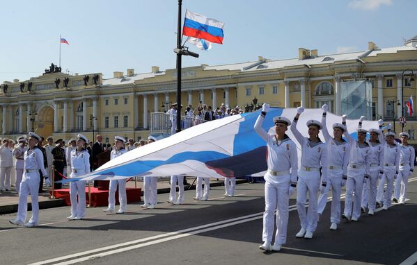 Президент РФ В. Путин посетил Главный военно-морской парад - Sputnik Южная Осетия