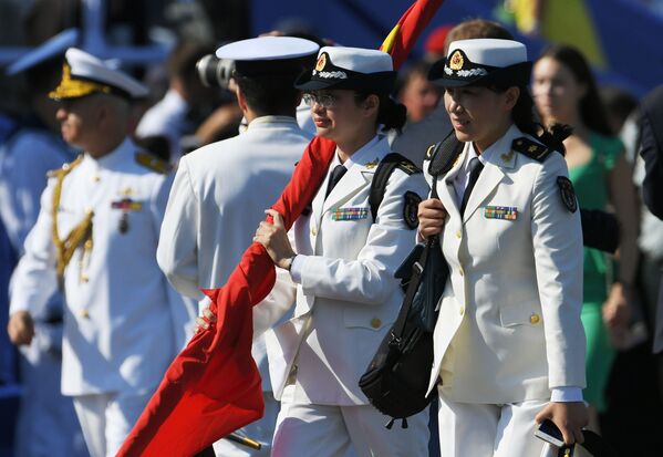 Военнослужащие Военно-морских сил КНР перед началом главного военно-морского парада в Санкт-Петербурге в честь Дня Военно-Морского Флота России - Sputnik Южная Осетия