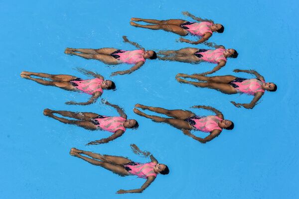 Колумбийская команда по синхронному плаванию на Играх Центральной Америки и Карибского бассейна в колумбийском городе Барранкилья - Sputnik Южная Осетия