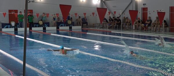 Не ленитесь делать добро: благотворительный заплыв в Цхинвале - Sputnik Южная Осетия