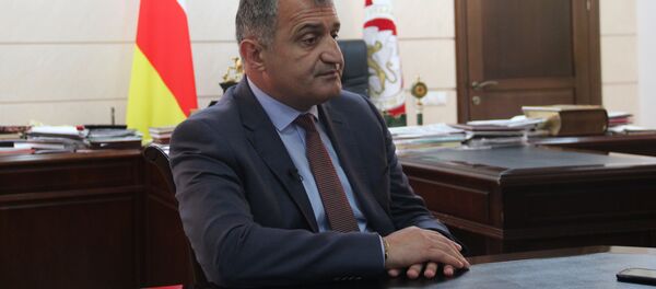 Президент Южной Осетии Анатолий Бибилов Президент Южной Осетии Анатолий Бибилов - Sputnik Южная Осетия