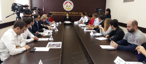 Круглый стол: молодежь против религиозных сект, наркомании и алкоголизма Круглый стол: молодежь против религиозных сект, наркомании и алкоголизма - Sputnik Южная Осетия