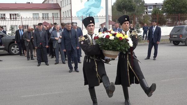 Памяти павших: в Южной Осетии возложили цветы к местам гибели ее защитников - Sputnik Южная Осетия