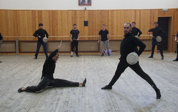 Танцоры государственного ансамбля Симд - Sputnik Южная Осетия
