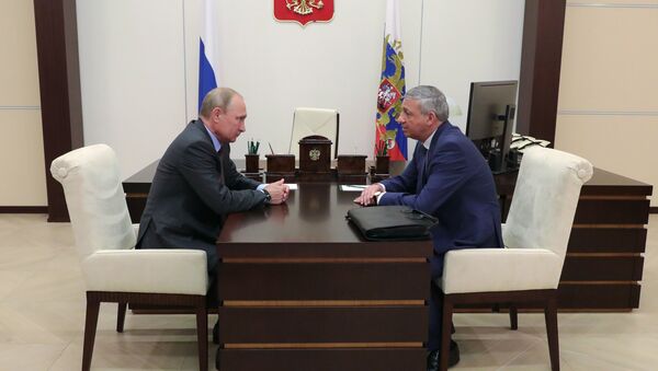 Президент РФ В. Путин встретился с главой Северной Осетии В. Битаровым - Sputnik Южная Осетия