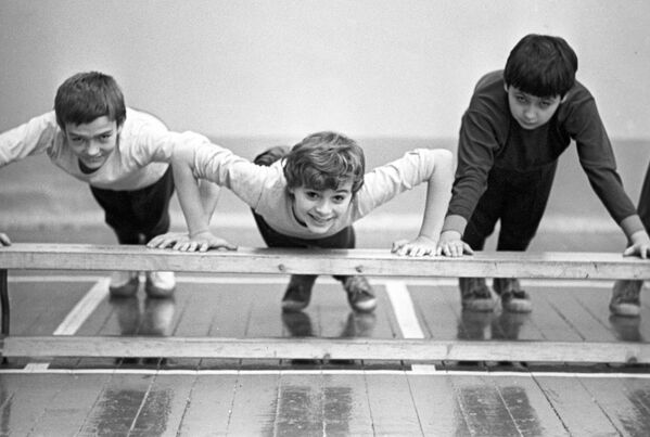 Разминка в группе здоровья физкультурно-оздоровительного комбината в Минске, 1981 год - Sputnik Южная Осетия