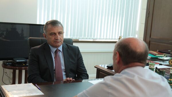 Встреча президента РЮО с главой комитета связи и массовых коммуникаций - Sputnik Южная Осетия