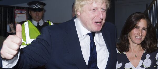 Борис Джонсон с супругой Мариной Уилер Борис Джонсон с супругой Мариной Уилер - Sputnik Южная Осетия