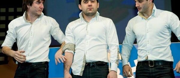 Давид Цаллаев с членами команды Пирамида Давид Цаллаев с членами команды Пирамида - Sputnik Южная Осетия