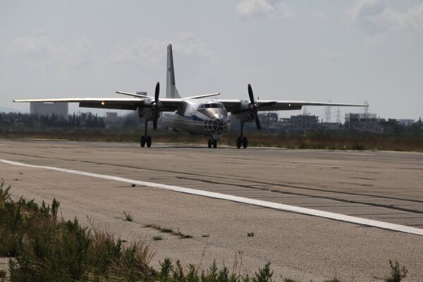 Российский транспортный самолет Ан-32 - Sputnik Южная Осетия