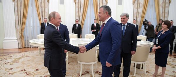 
Хуссар Ирыстоны президент раарфӕ кодта йӕ уӕрӕсейаг коллегӕйӕн ӕрбалӕугӕ Ног аз ӕмӕ Цыппурсы цытӕн - Sputnik Хуссар Ирыстон