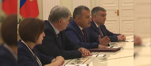 Встреча Путина и Бибилова в Кремле  - видео - Sputnik Южная Осетия