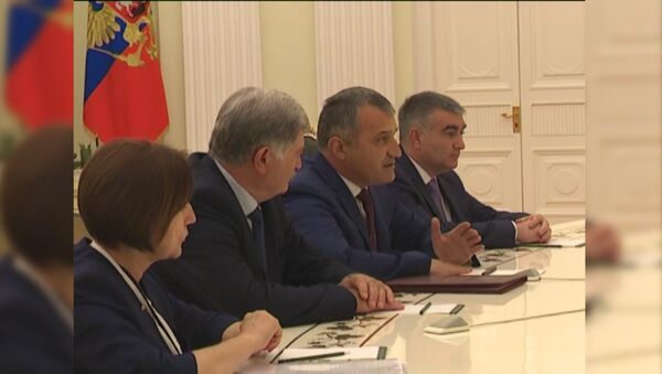 Встреча Путина и Бибилова в Кремле  - видео - Sputnik Южная Осетия