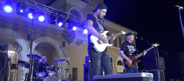 Рок в Цхинвале: музыканты исполнили бессмертные хиты Рок в Цхинвале: музыканты исполнили бессмертные хиты - Sputnik Южная Осетия