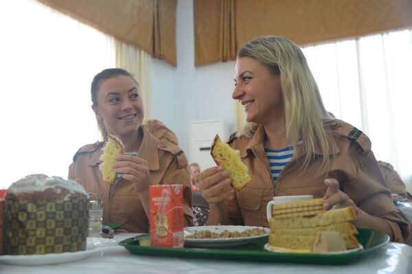 Военнослужащие завтракают в столовой военной авиабазы Хмеймим - Sputnik Южная Осетия