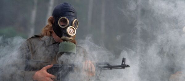 Девушка-курсантка Томского военно-медицинского института на учениях Девушка-курсантка Томского военно-медицинского института на учениях - Sputnik Южная Осетия