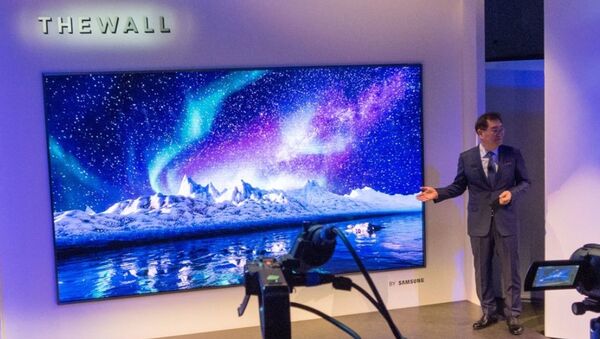 Samsung объявила о скором выпуске нового 85-дюймового 8К-телевизора с поддержкой AI - Sputnik Южная Осетия