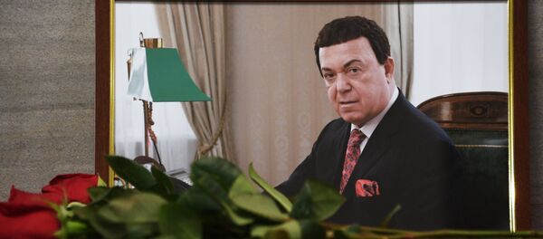 Цветы в память об Иосифе Кобзоне Цветы в память об Иосифе Кобзоне - Sputnik Южная Осетия