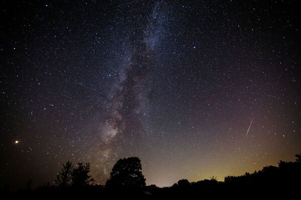 Звездное небо, наблюдаемое в Краснодарском крае во время метеорного потока Персеиды - Sputnik Южная Осетия