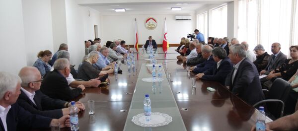 Награждение депутатов первого созыва Награждение депутатов первого созыва - Sputnik Южная Осетия