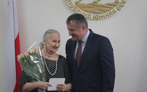 Награждение депутатов первого созыва - Sputnik Южная Осетия