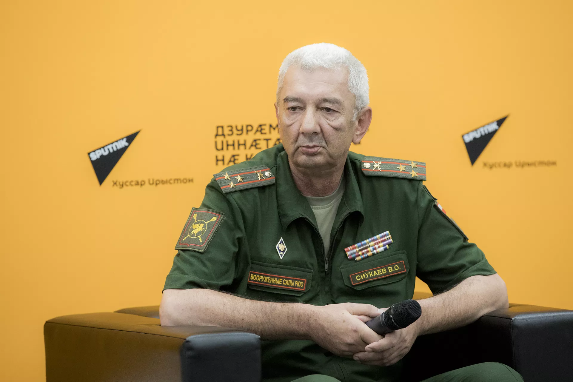 Он показал нам, как жить и любить свою родину: Хубул в воспоминаниях друзей Он показал нам, как жить и любить свою родину: Хубул в воспоминаниях друзей - Sputnik Южная Осетия, 1920, 23.02.2024
