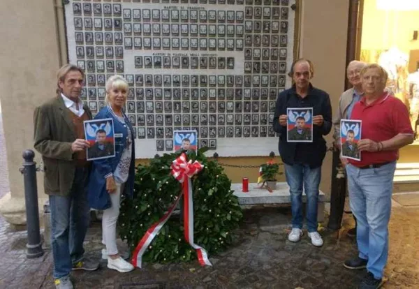 Акция в Пезаро в память о главе ДНР А. Захарченко Акция в Пезаро в память о главе ДНР А. Захарченко - Sputnik Южная Осетия