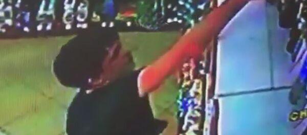 Кража во Владикавказе попала на видео - Sputnik Южная Осетия