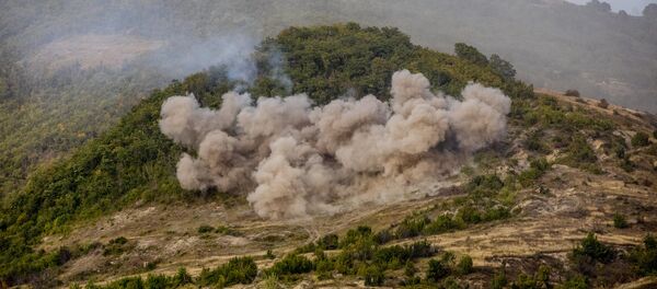 Учения 4 военной базы на полигоне Дзарцем Учения 4 военной базы на полигоне Дзарцем - Sputnik Южная Осетия